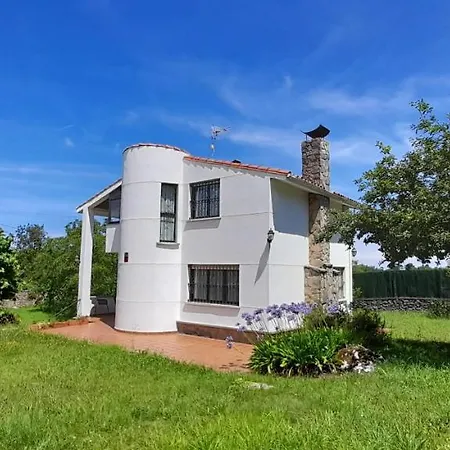 Casa Los Bufones De Pria Feriehus
