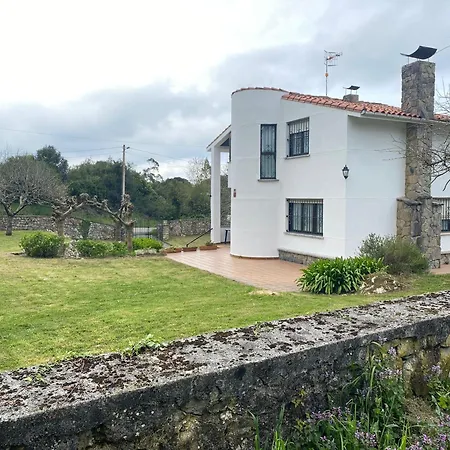 Casa Los Bufones De Pria Feriehus